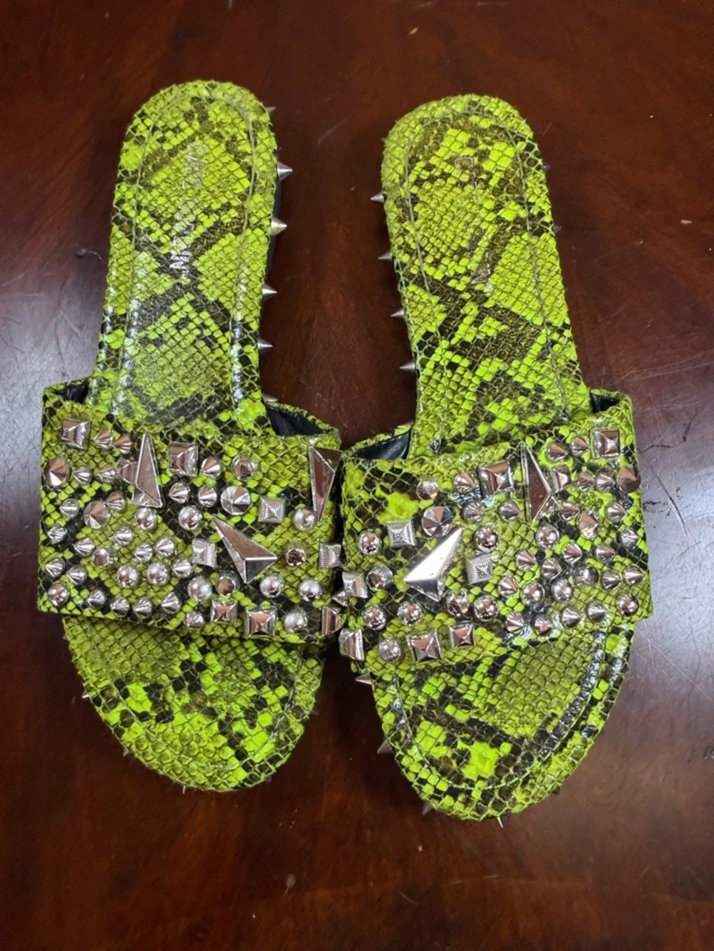 N/A green slippers